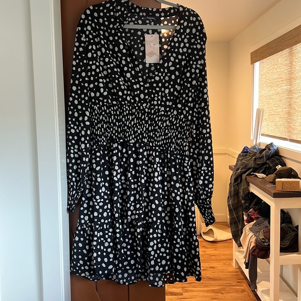 Black and white long sleeve dress